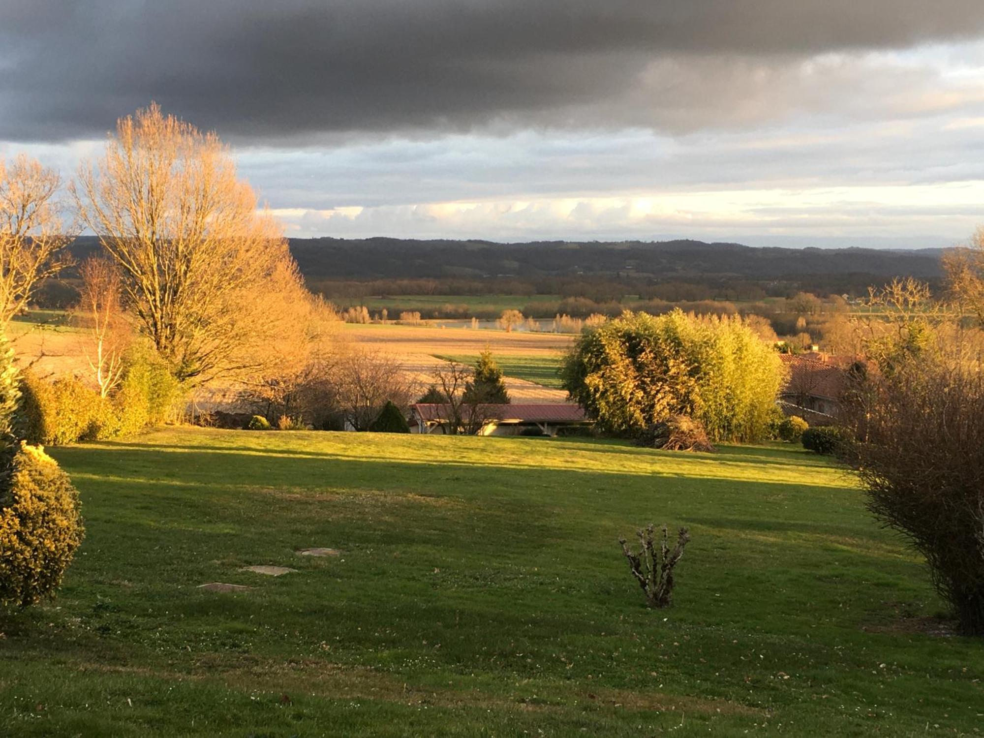 Gite Au Bouzigues Monlaur-Bernet Экстерьер фото